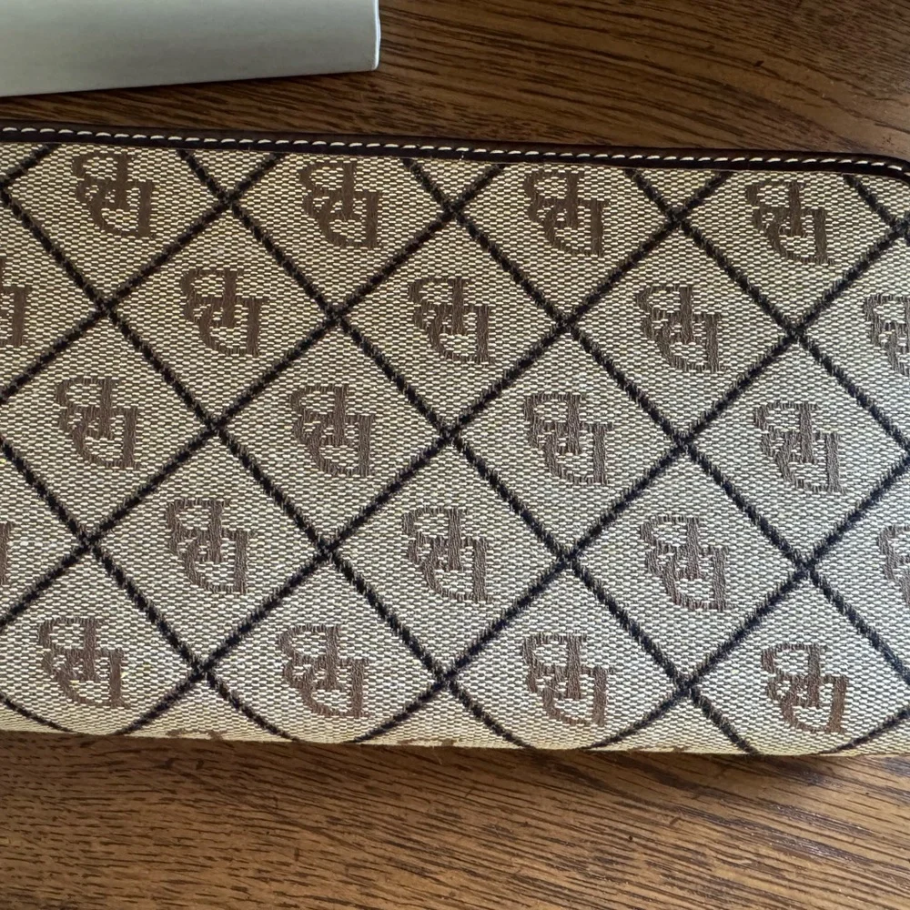 NWT Dooney and Bourke Wallet